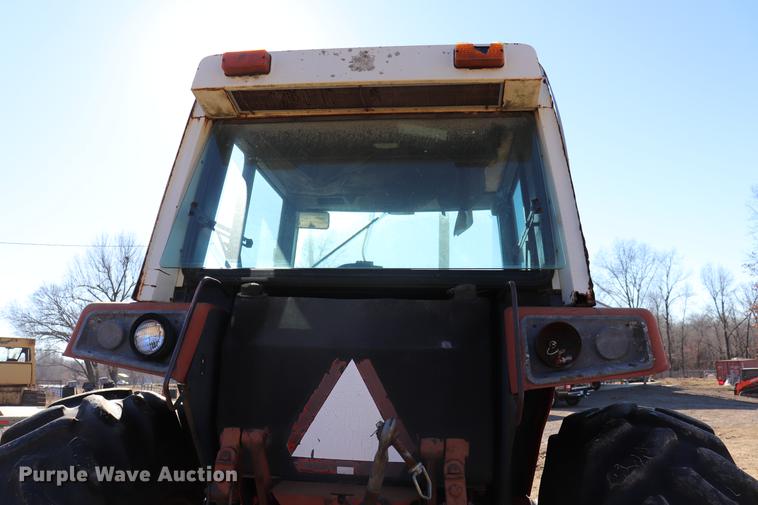 image for item EC9409 International 886 tractor