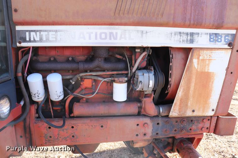 image for item EC9409 International 886 tractor