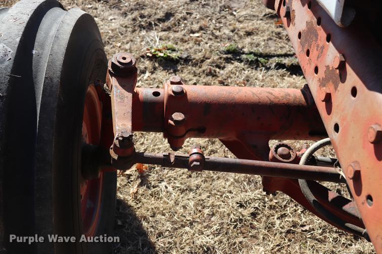 image for item EC9409 International 886 tractor