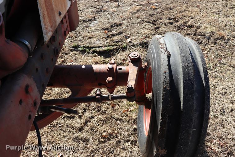 image for item EC9409 International 886 tractor