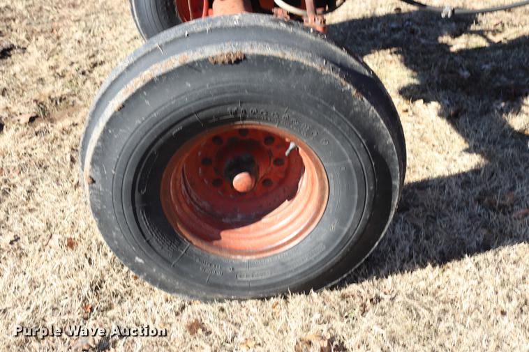 image for item EC9409 International 886 tractor