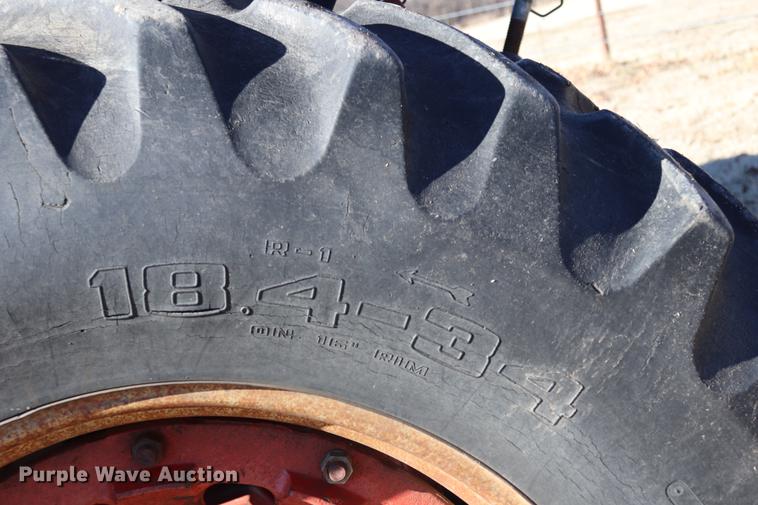 image for item EC9409 International 886 tractor