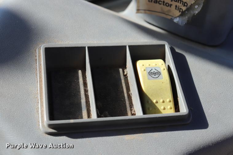 image for item EC9410 Massey Ferguson 4243 tractor