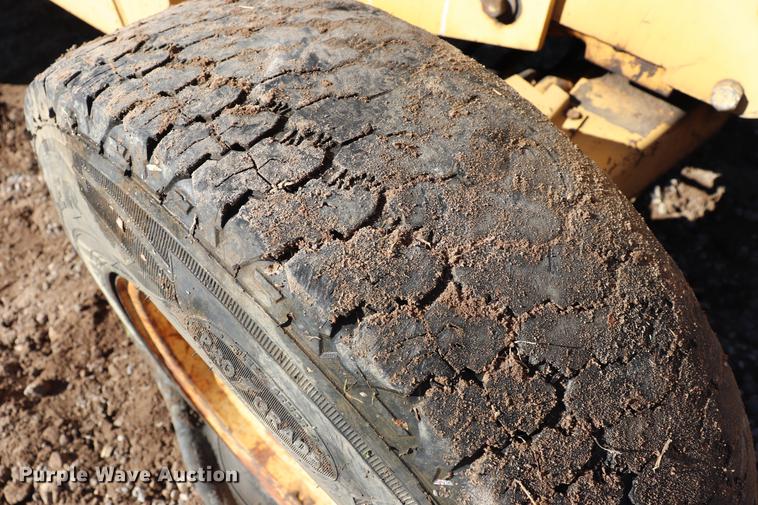 image for item EC9412 Ford 445A tractor