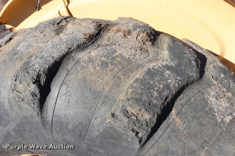 image for item EC9412 Ford 445A tractor