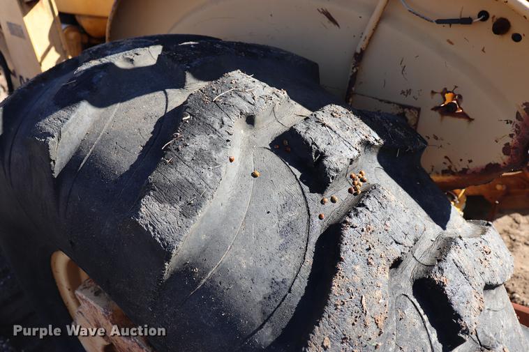 image for item EC9412 Ford 445A tractor