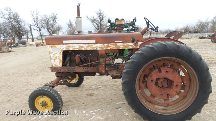 image for item EC9631 International 460 tractor