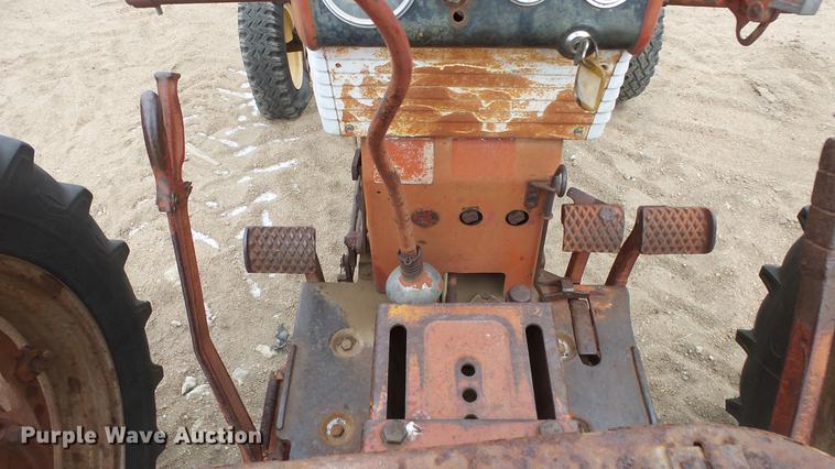 image for item EC9631 International 460 tractor