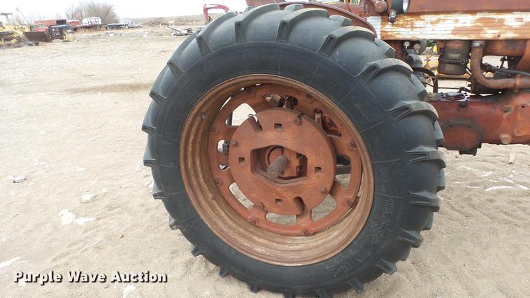 image for item EC9631 International 460 tractor