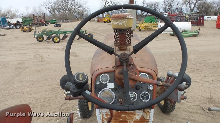 image for item EC9631 International 460 tractor