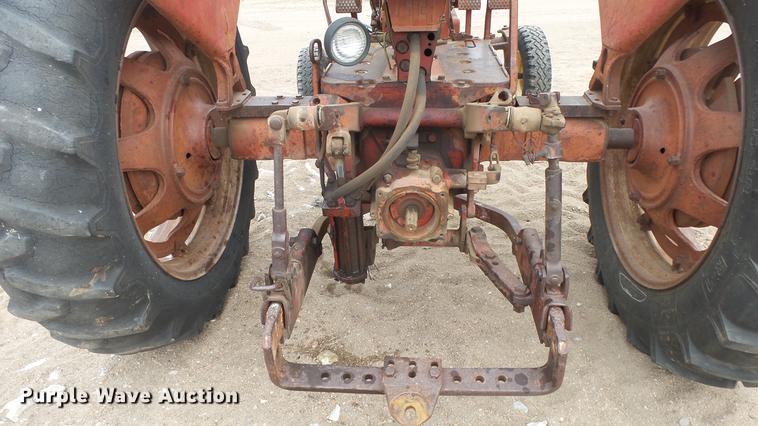 image for item EC9631 International 460 tractor