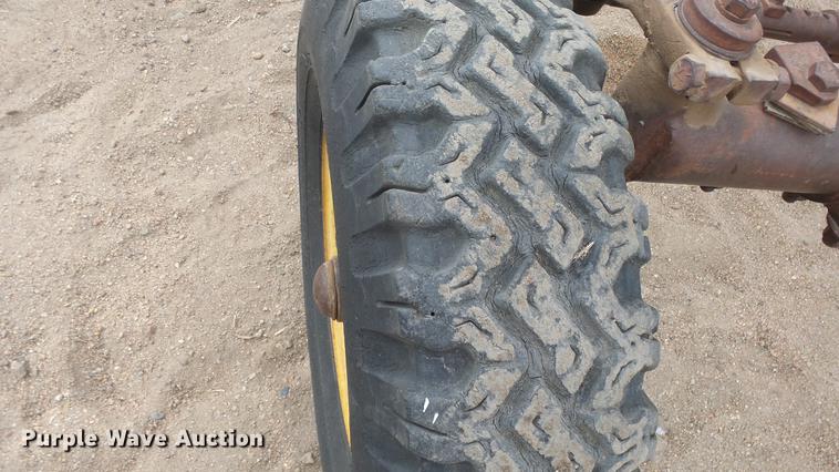 image for item EC9631 International 460 tractor