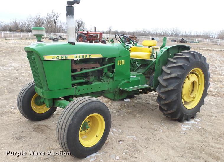 image for item EC9632 John Deere 2010 tractor