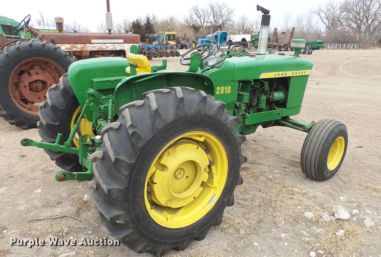 image for item EC9632 John Deere 2010 tractor