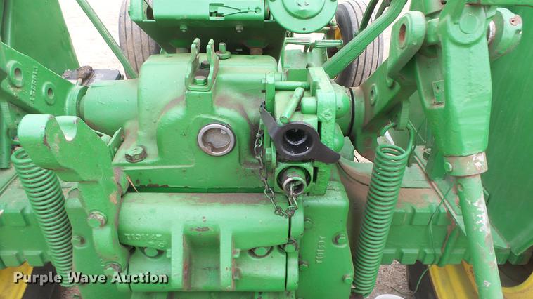 image for item EC9632 John Deere 2010 tractor