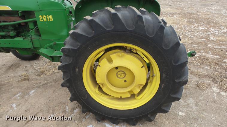 image for item EC9632 John Deere 2010 tractor