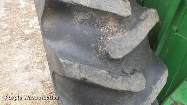 image for item EC9632 John Deere 2010 tractor