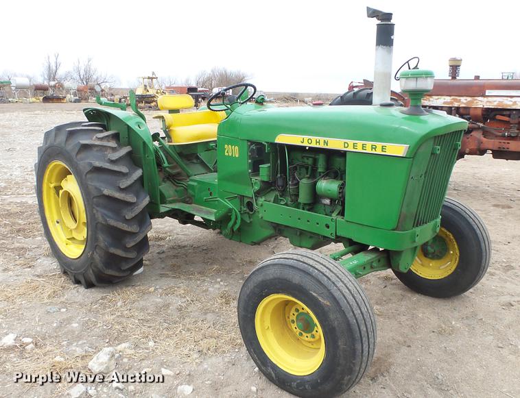 image for item EC9632 John Deere 2010 tractor