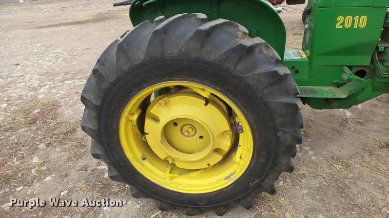 image for item EC9632 John Deere 2010 tractor