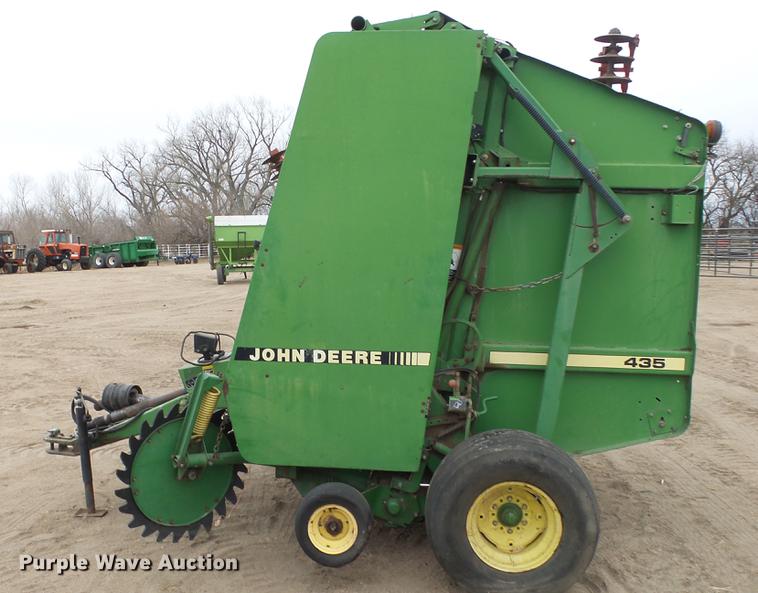 image for item EC9650 John Deere 435 round baler