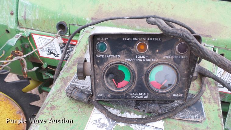 image for item EC9650 John Deere 435 round baler