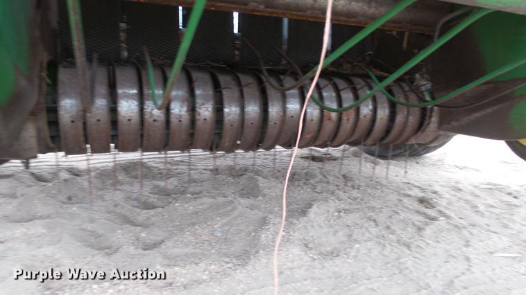 image for item EC9650 John Deere 435 round baler