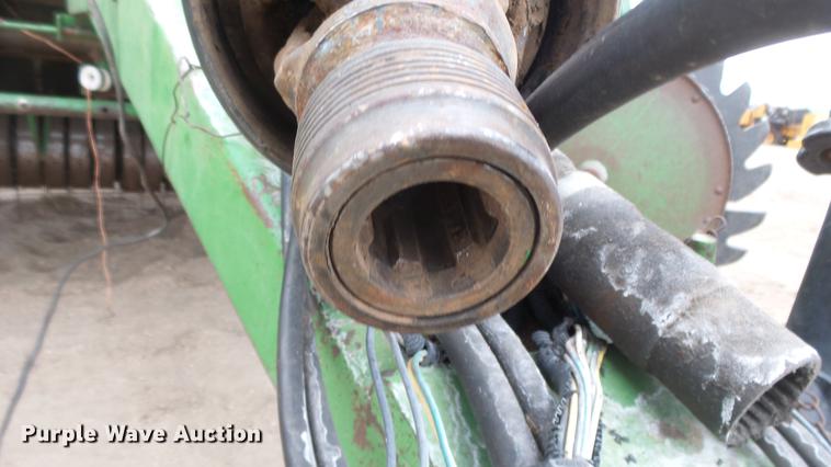 image for item EC9650 John Deere 435 round baler