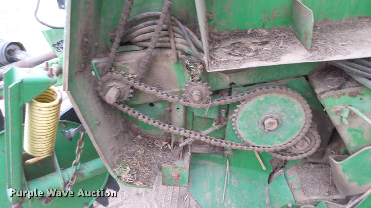 image for item EC9650 John Deere 435 round baler