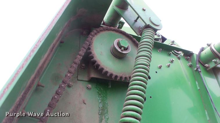 image for item EC9650 John Deere 435 round baler