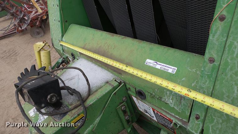 image for item EC9650 John Deere 435 round baler