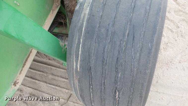 image for item EC9650 John Deere 435 round baler