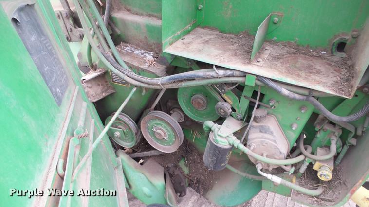 image for item EC9650 John Deere 435 round baler