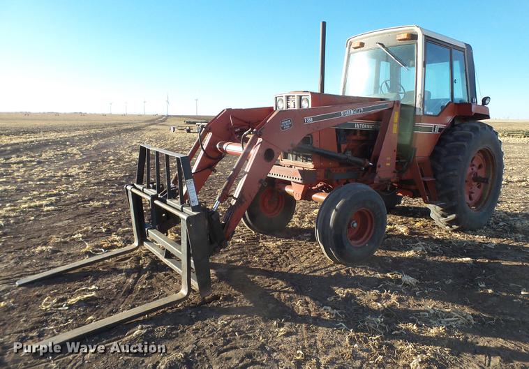 image for item EI9502 1981 International 1486 tractor