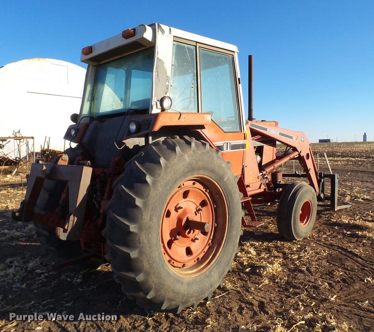 image for item EI9502 1981 International 1486 tractor