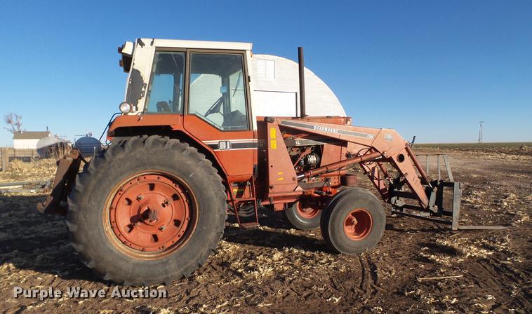 image for item EI9502 1981 International 1486 tractor