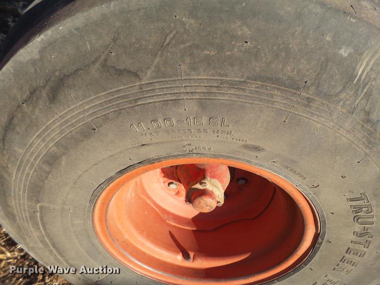 image for item EI9502 1981 International 1486 tractor