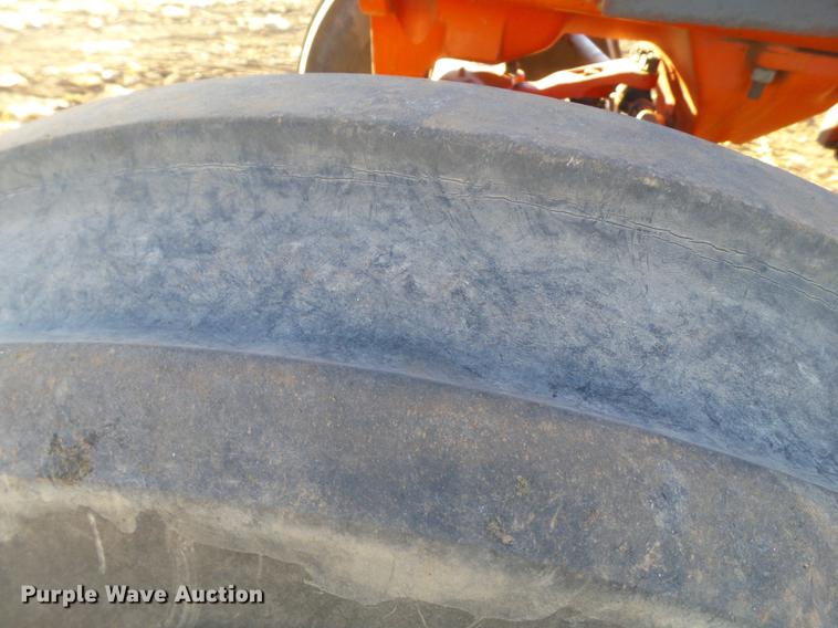 image for item EI9502 1981 International 1486 tractor