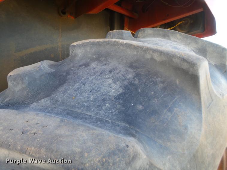 image for item EI9502 1981 International 1486 tractor