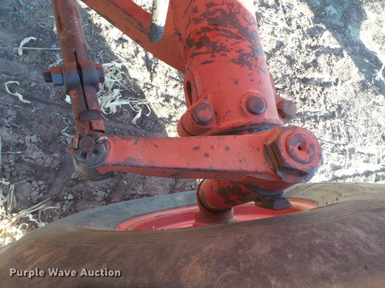 image for item EI9502 1981 International 1486 tractor