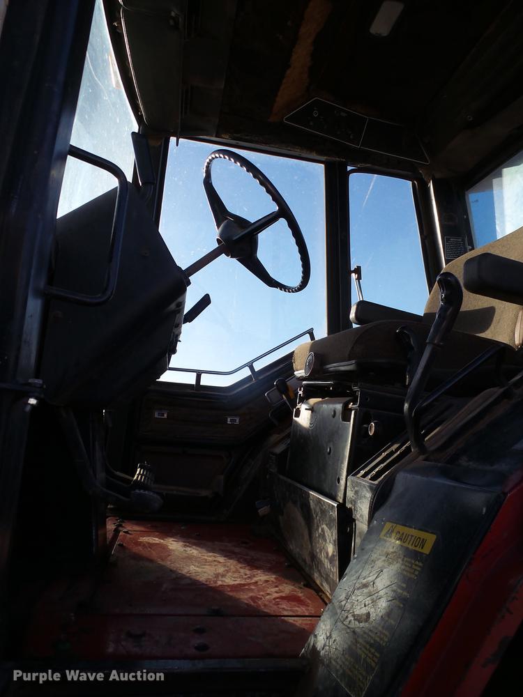 image for item EI9502 1981 International 1486 tractor