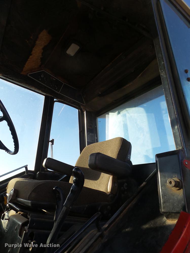 image for item EI9502 1981 International 1486 tractor