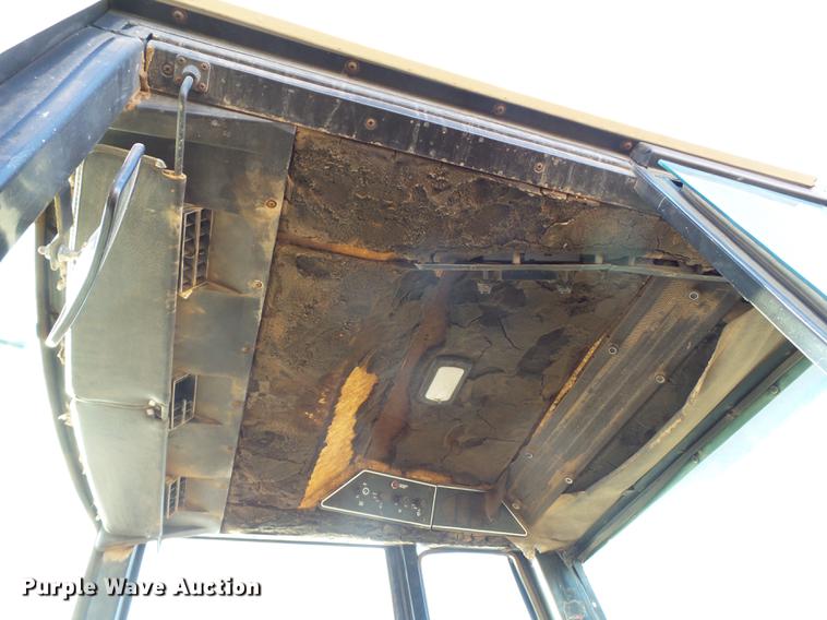 image for item EI9502 1981 International 1486 tractor