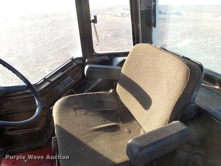 image for item EI9502 1981 International 1486 tractor