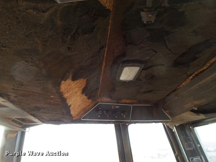 image for item EI9502 1981 International 1486 tractor