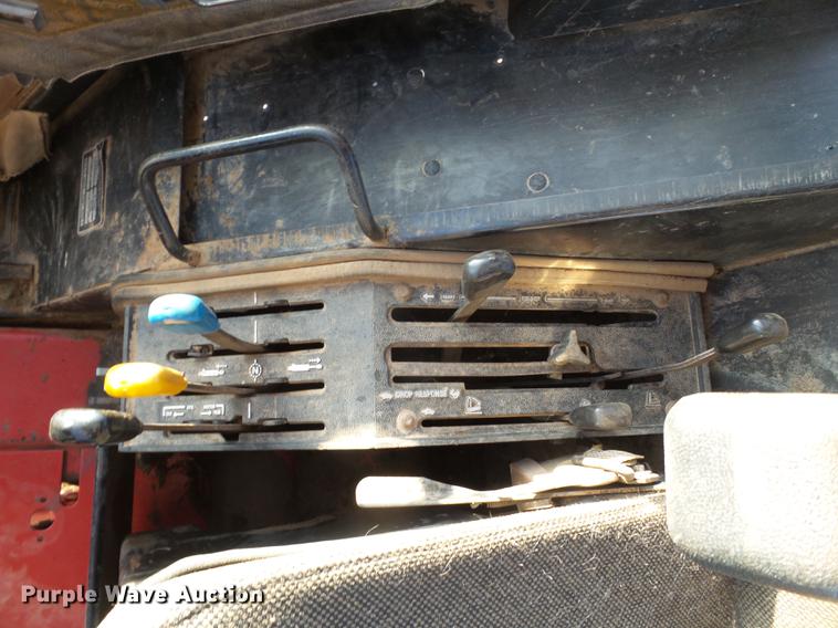 image for item EI9502 1981 International 1486 tractor