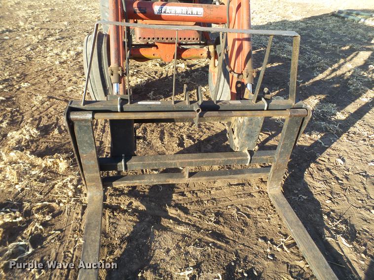 image for item EI9502 1981 International 1486 tractor