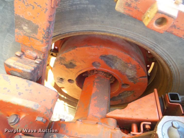 image for item EI9502 1981 International 1486 tractor