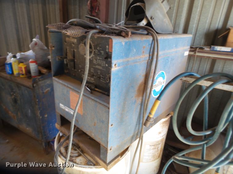 image for item EI9536 Miller Dialarc HF AC/DC arc welder