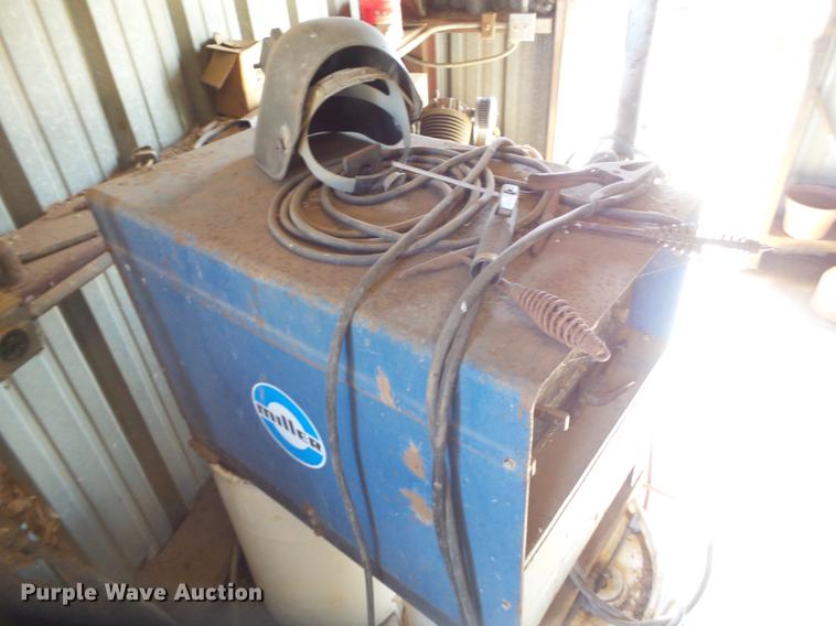 image for item EI9536 Miller Dialarc HF AC/DC arc welder