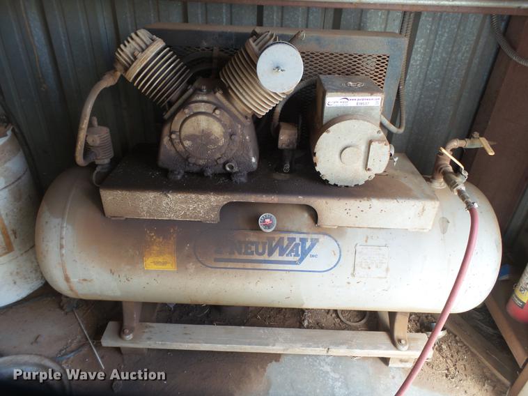 image for item EI9537 Pneuway MSV20 air compressor